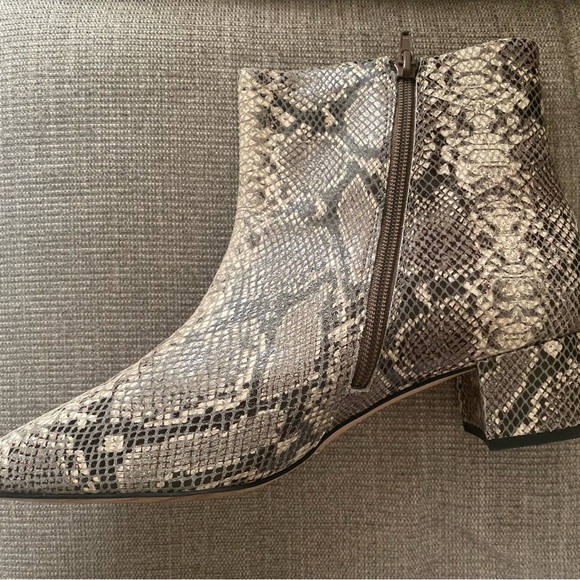Corso Como Snake Print Leather Pointed Women Booties Shoes 10M Preowned - Picture 4 of 5
